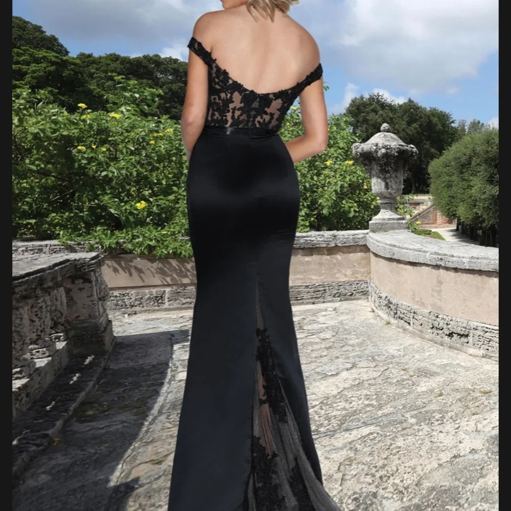 Ashley & Justin dress - Picture 2 of 6